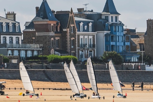 Faire rimer séminaire et cité corsaire